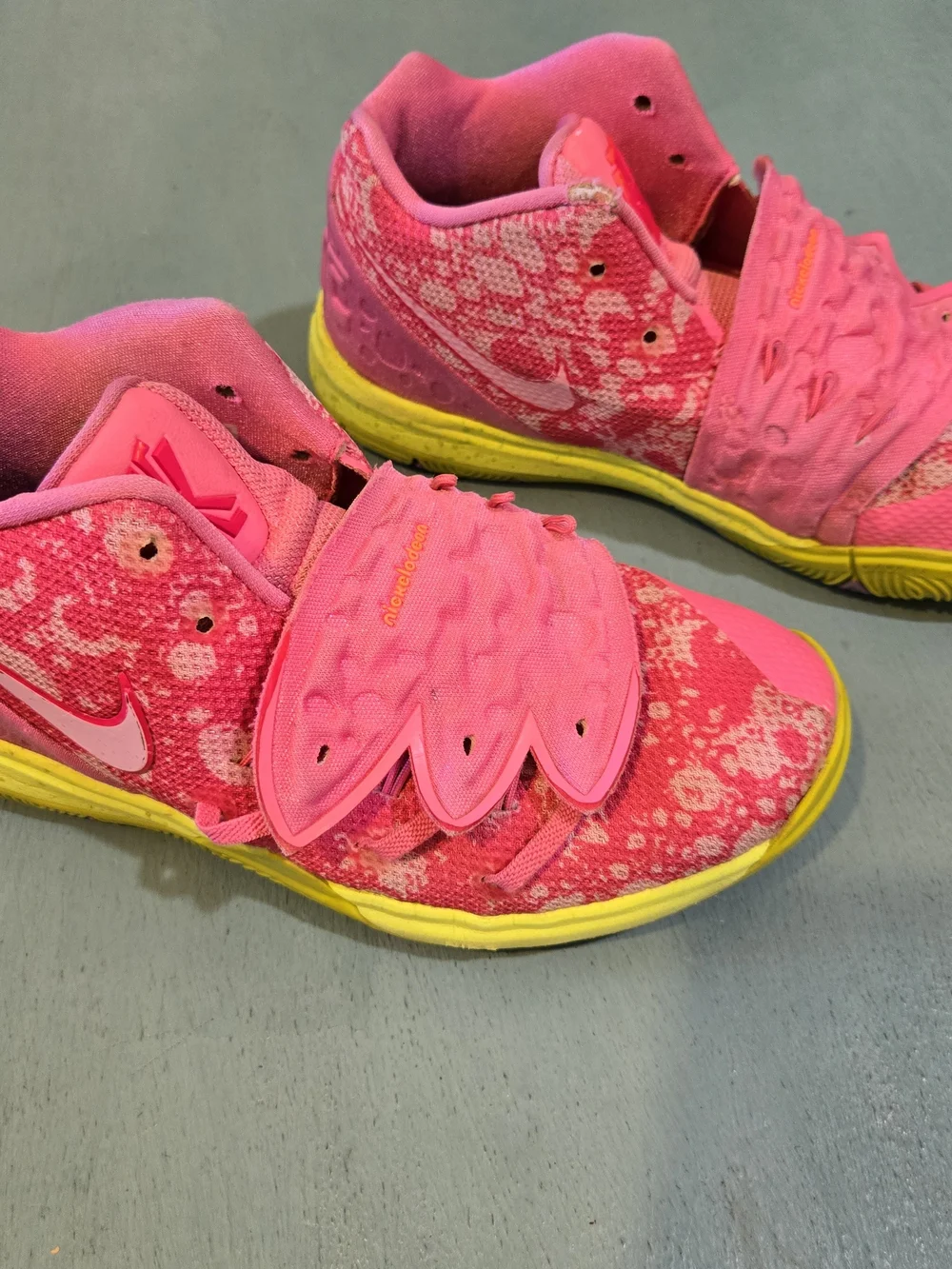 Nike Kids Kyrie Patricj Sneakers with Yellow Sole